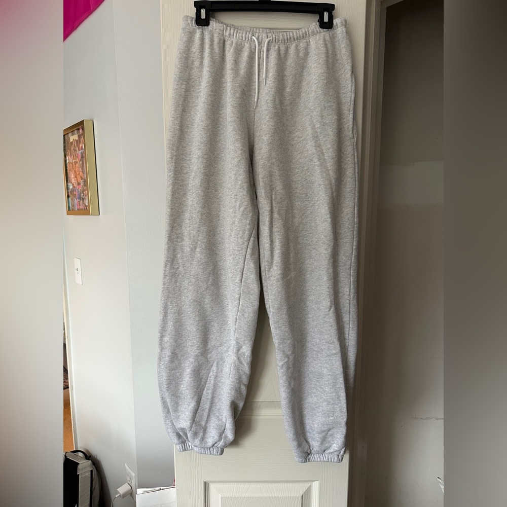 Brandy Melville Gray Sweatpants Relaxed Fit Elastic Cuffs